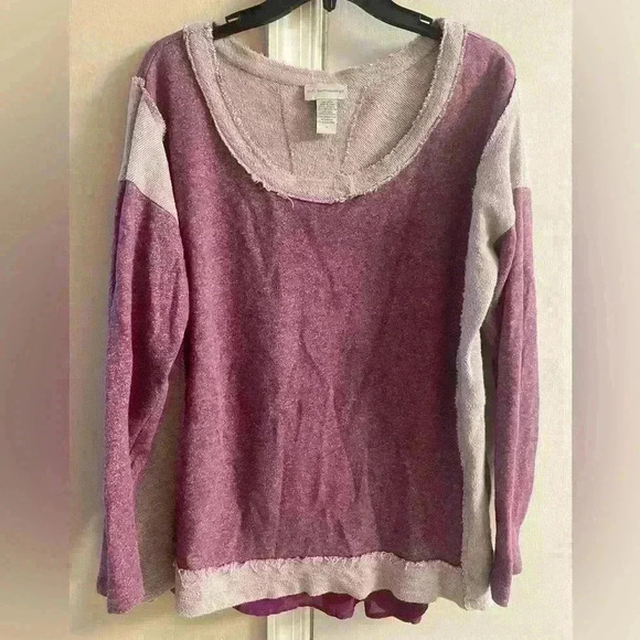 Soft surroundings heather mauve raw hem‎ crewneck pullover sweatshirt. Medium - Picture 1 of 8